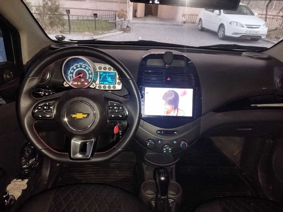 Spark 2015 sotiladi/arenda