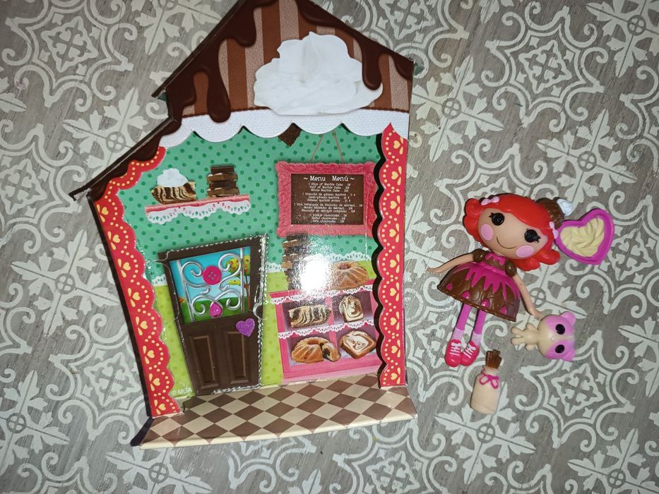 Кукли и къщи Лалалупси