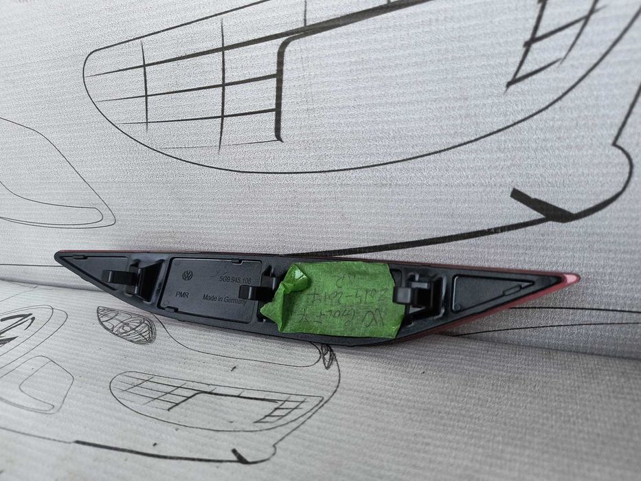 Stop / Catadioptru / Ochi de Pisică Bară Spate Dreapta VW Golf VII Variant 2016 / 2013-2019 Cod OEM 5G9945106 (5C2)