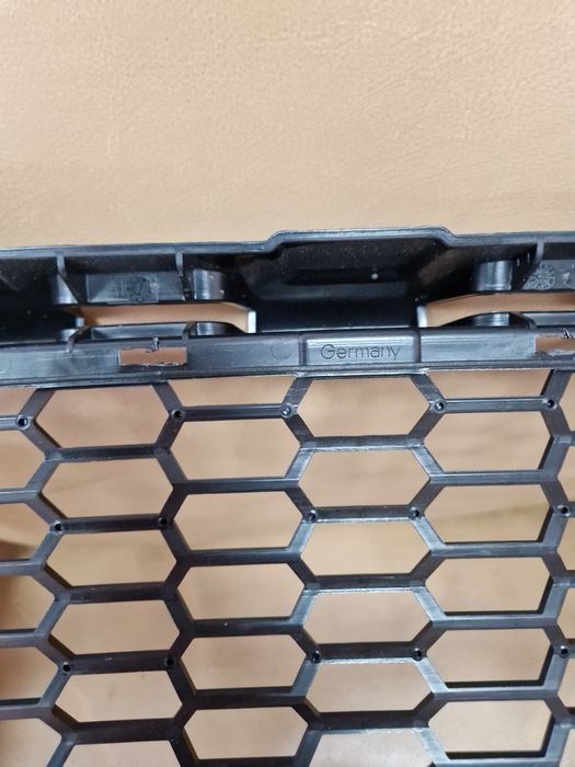 Оригинална решетка за F30 F31