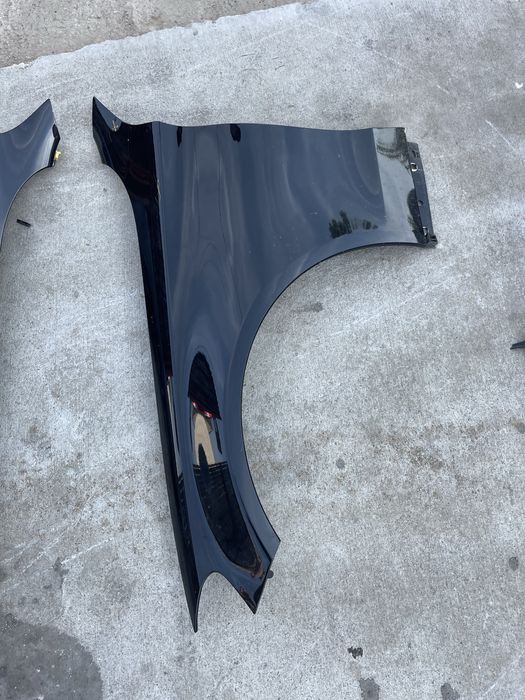 Vand aripa stanga / dreapta Mercedes w205 / impecabila / negru