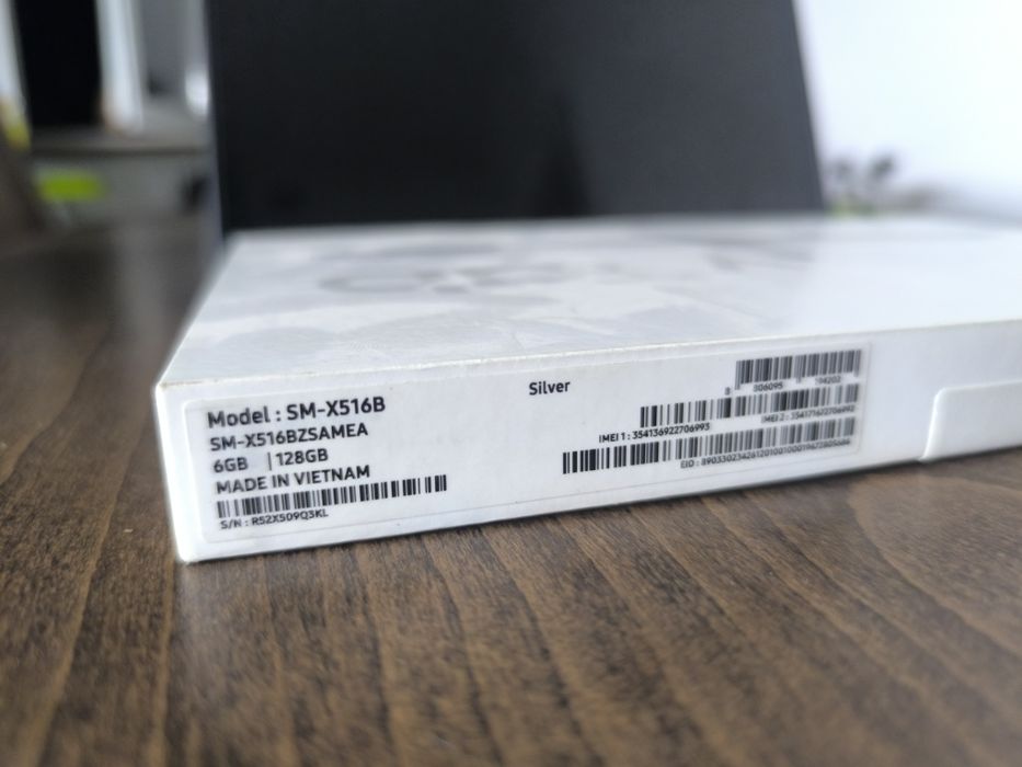Продается Samsung Galaxy Tab S9 FE 5G 6/128 GB