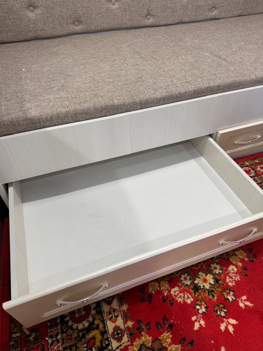 Продам кровать с 2 ящиками для белья!!!