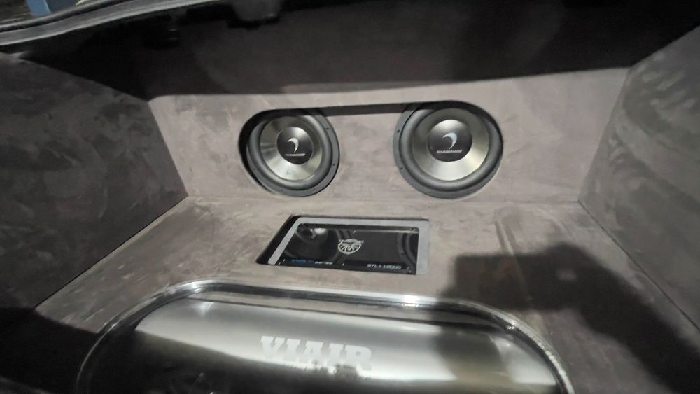 Chrysler 300C Бас бокс 2х10” Diamond