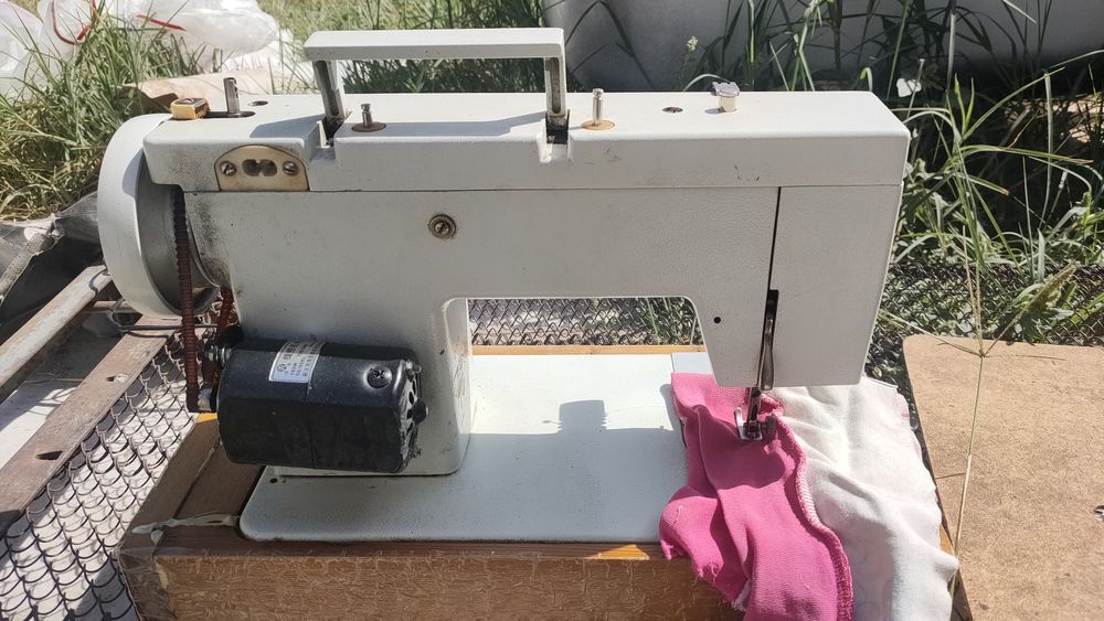 Швейная машина бу