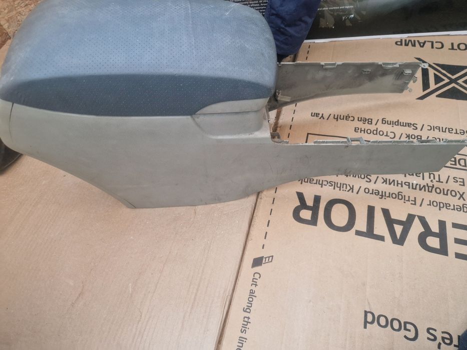 Подлокотник камри 40-45