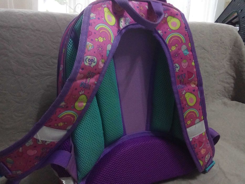 продам рюкзак для девочки