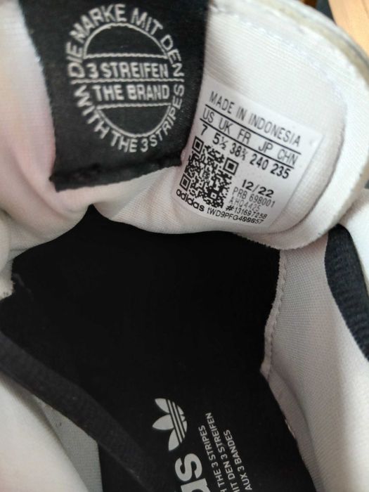 Incaltaminte sport casual adidas