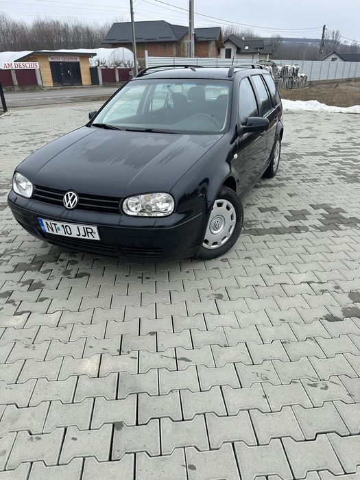 Vand golf 4 motor 1’4 bezina acte valabile un an 2001