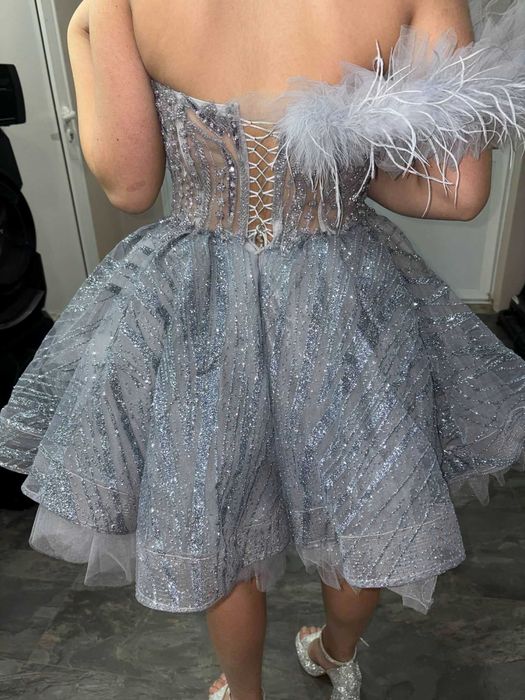 Офицялни рокли за бал или сватба