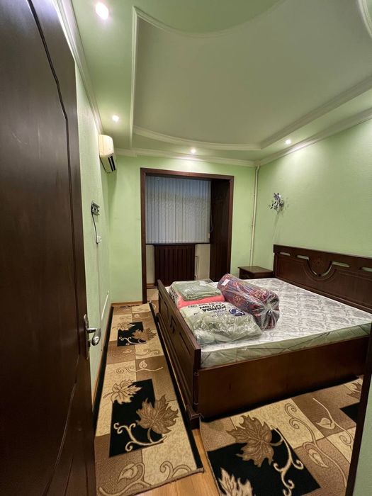 Ойбек метро 2-комнат 1-этаж 4-этажка