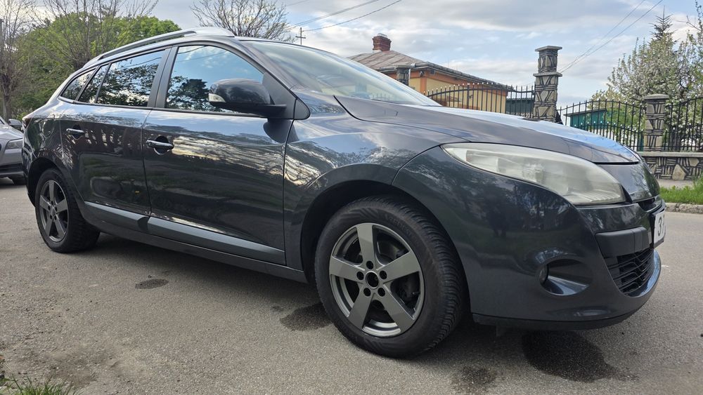 RENAULT Megane 2011 — imagine 2