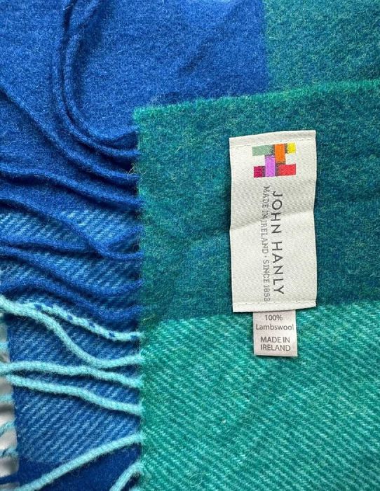 Шал от 100% мериносова вълна John Hanly - две разцветки