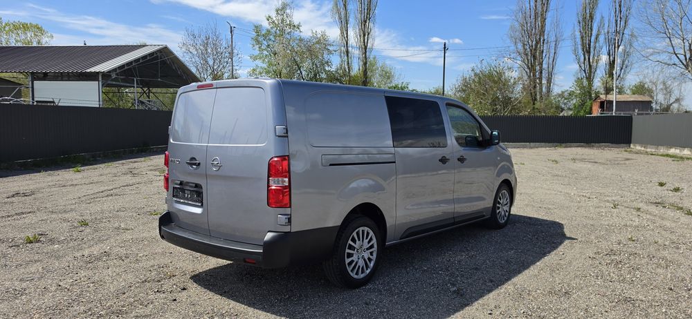 Opel Vivaro 6 locuri si marfa - TVA deductibil
