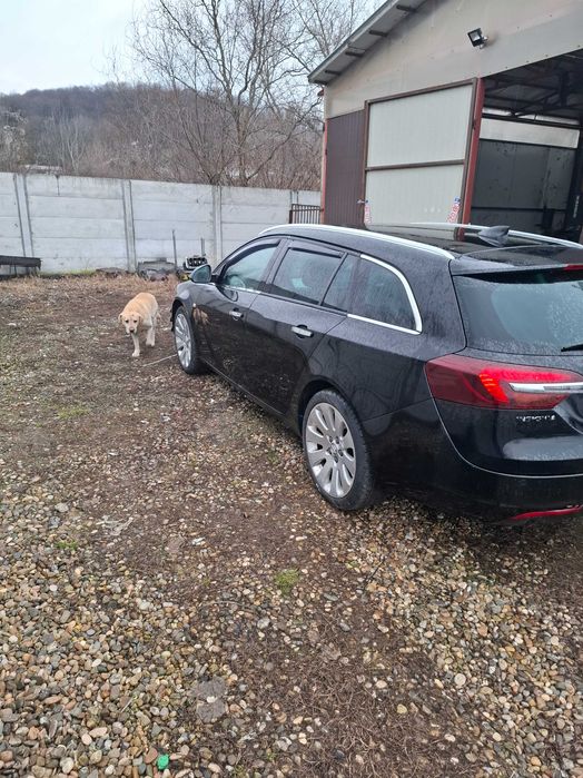 Vând opel insignia