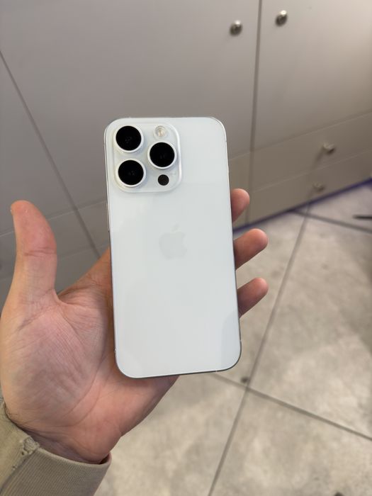 APPLE iPhone 15 Pro White 128GB 86% Baterie impecabil !