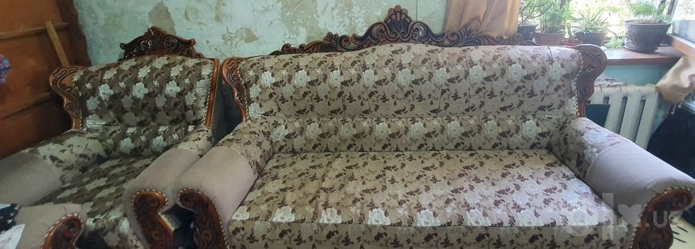 Divan 2ta kreslosi bor