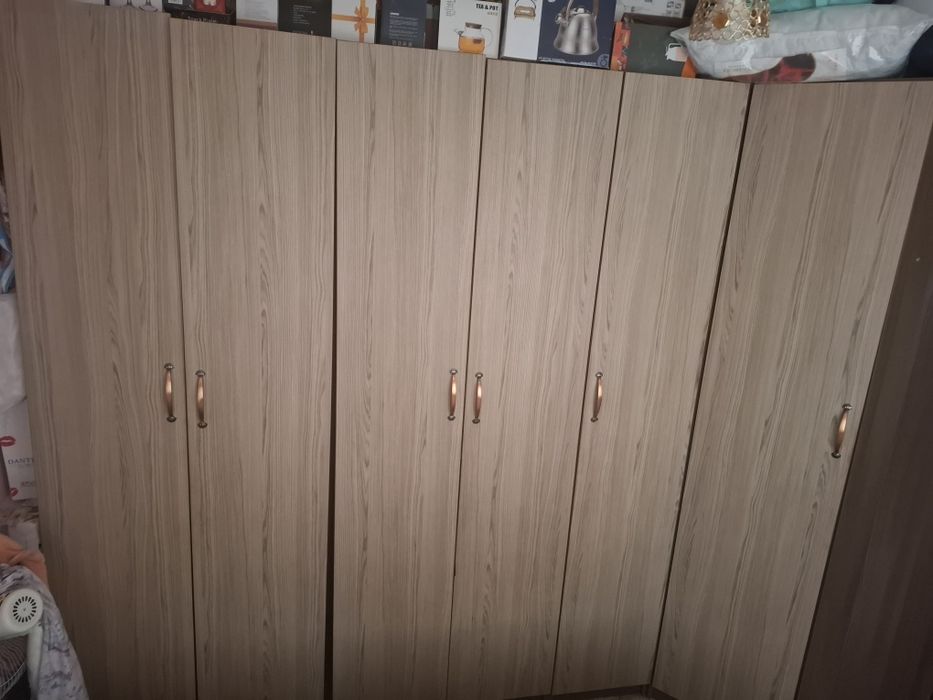 Продам шкаф угловой