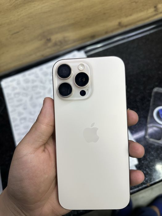 iPhone 16 Pro Max