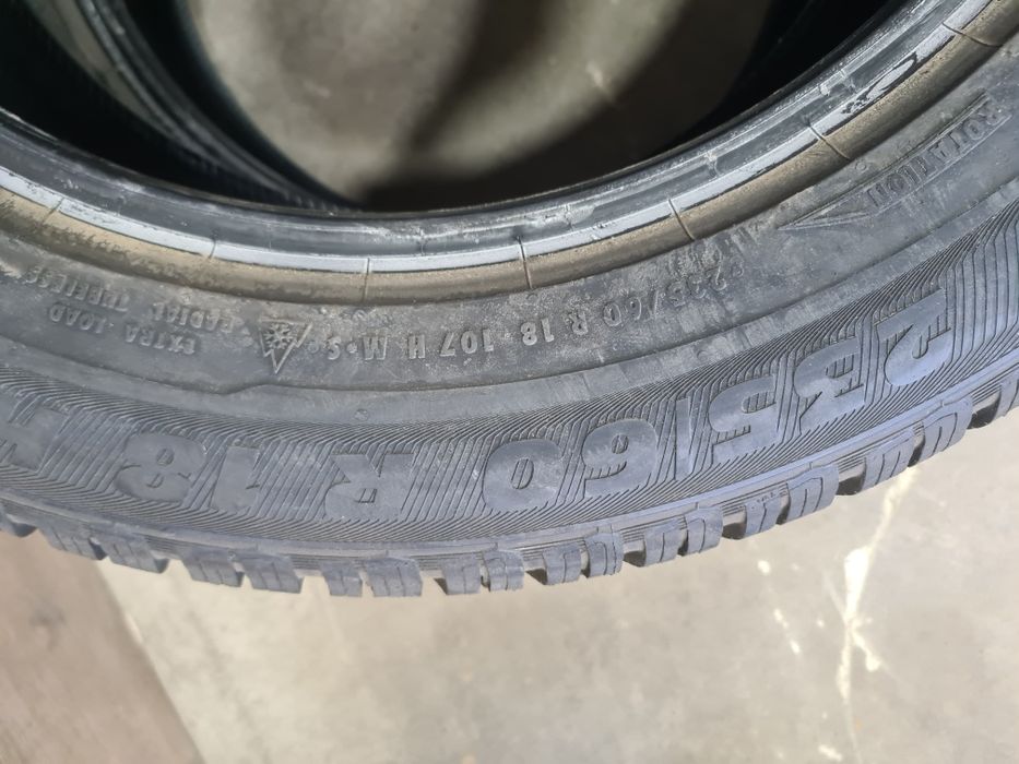 4бр.235/60/18 SEMPERIT