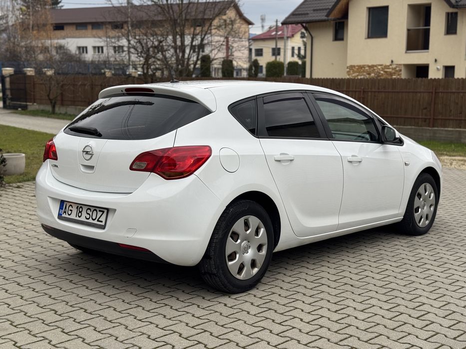 Opel Astra J 1,6 Benzina si GPL 2012 AC Inchidere centralizata