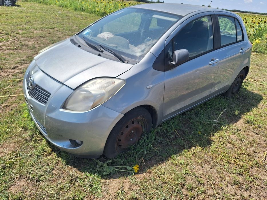 Dezmembrez toyota yaris an 2010