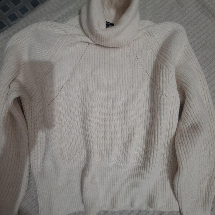 Bluza de.lana cu gat