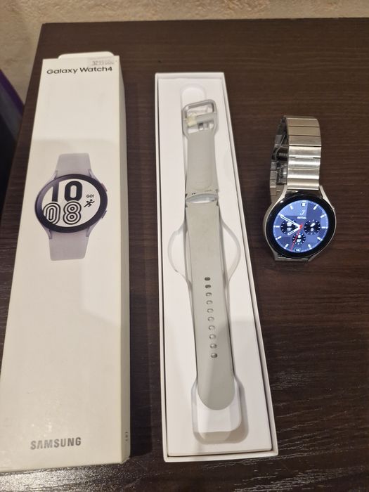 Часы Samsung Watch 4
