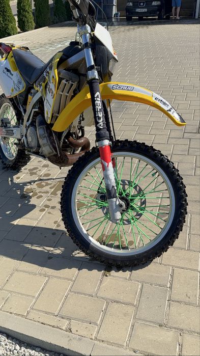 Vand cross GasGas motor de 200 in 2 timpi motorul este foarte bun