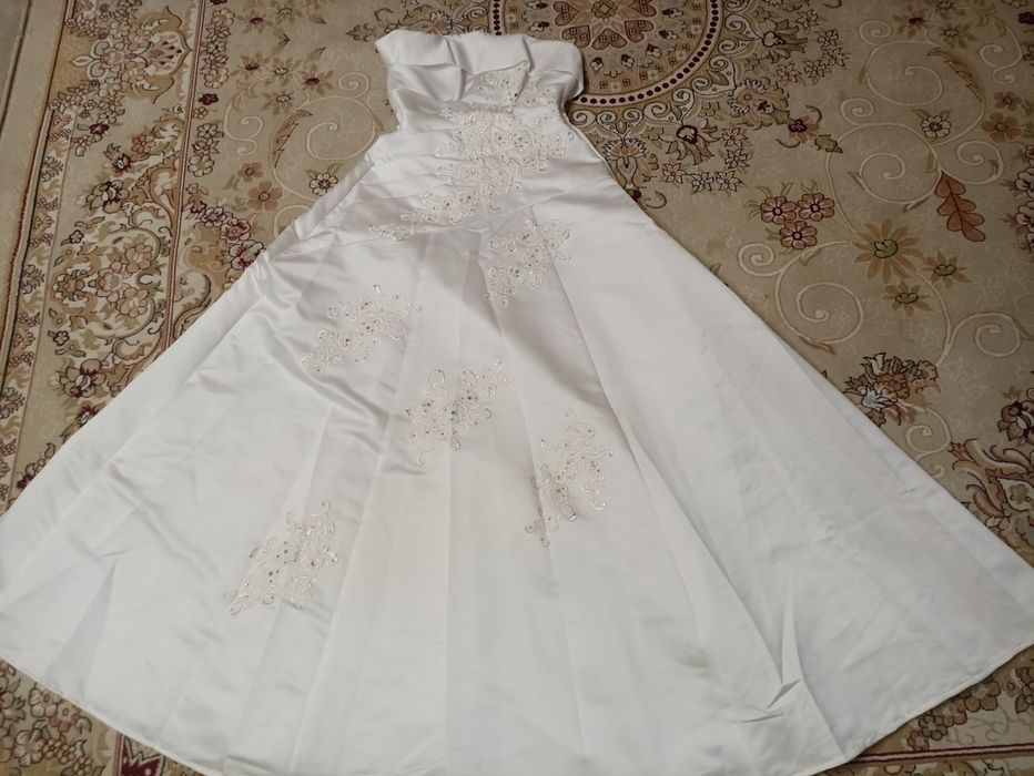 Свадебные платья