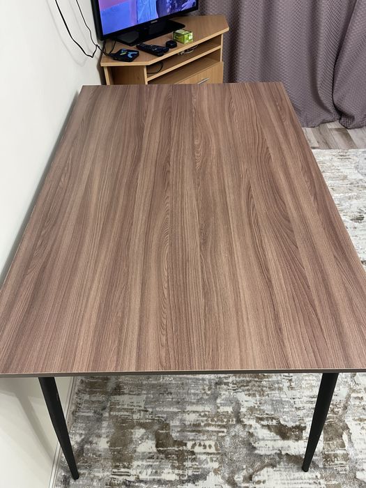 Стол в отличном состоянии