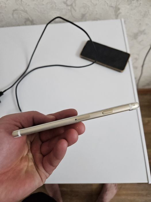 Продам IPhone 8 стоить пароль нужен блокировки