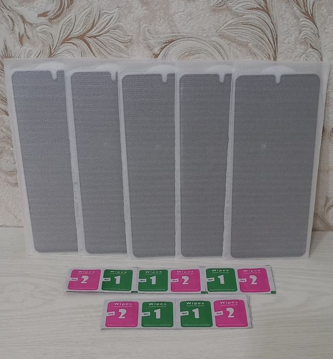 Продам защитное стекло на телефон