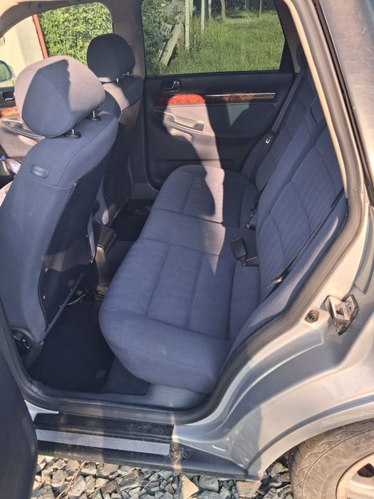Vând Audi A4 B5 din anul 2000