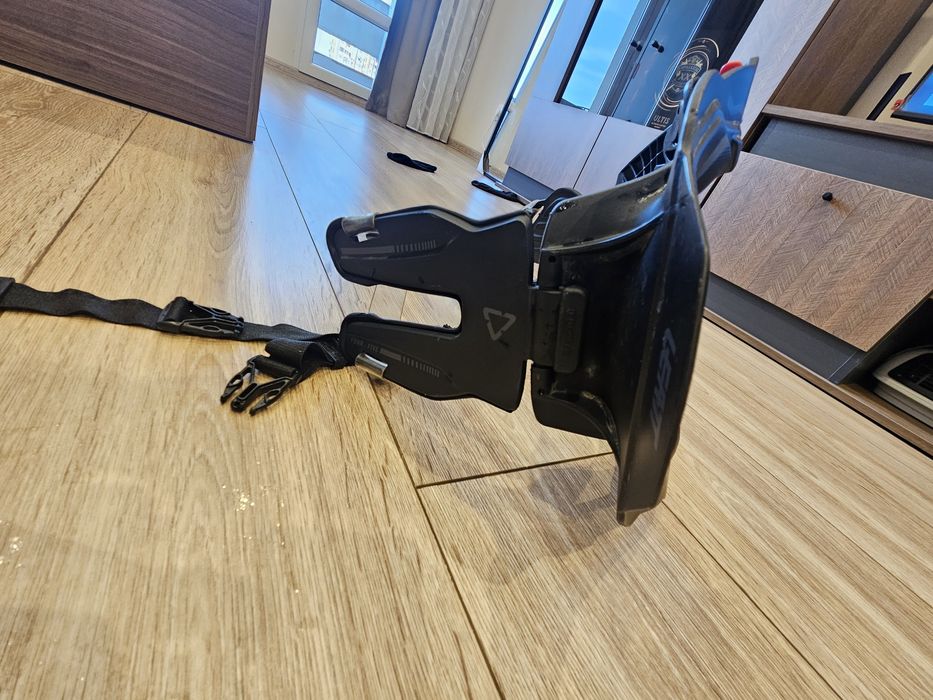 Leatt 4.5 Neck Brace/ Яка за врат