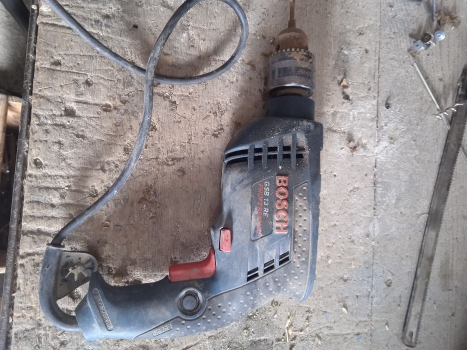 Электродрель с отбойником Bosch