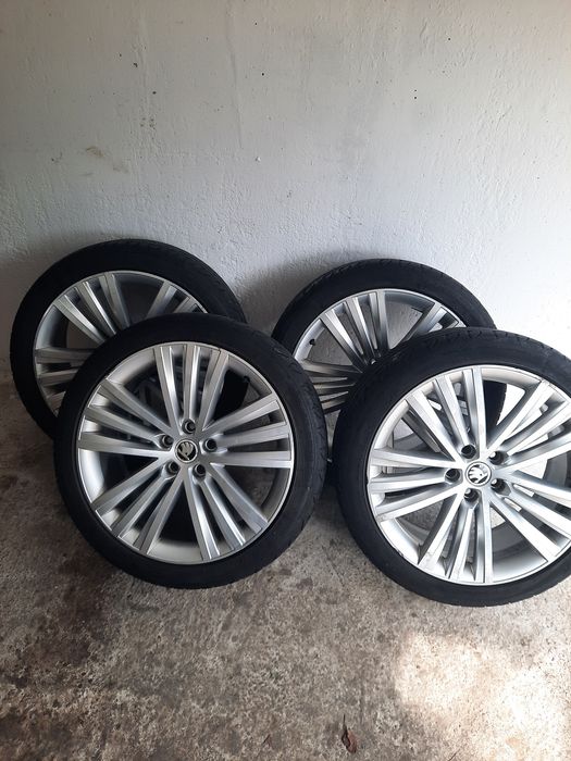 Vând jante originale Skoda Superb 3