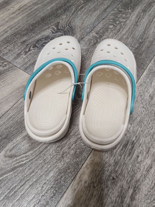 Продам тапочки CROCS