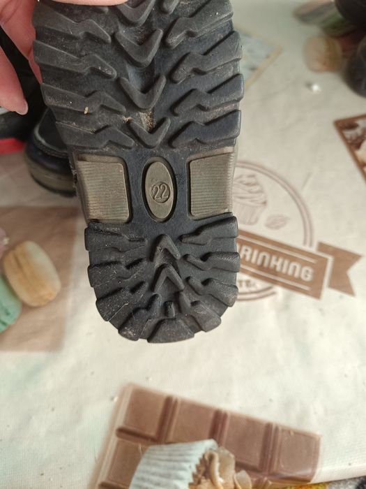 Продам обувь мальчик размер 22