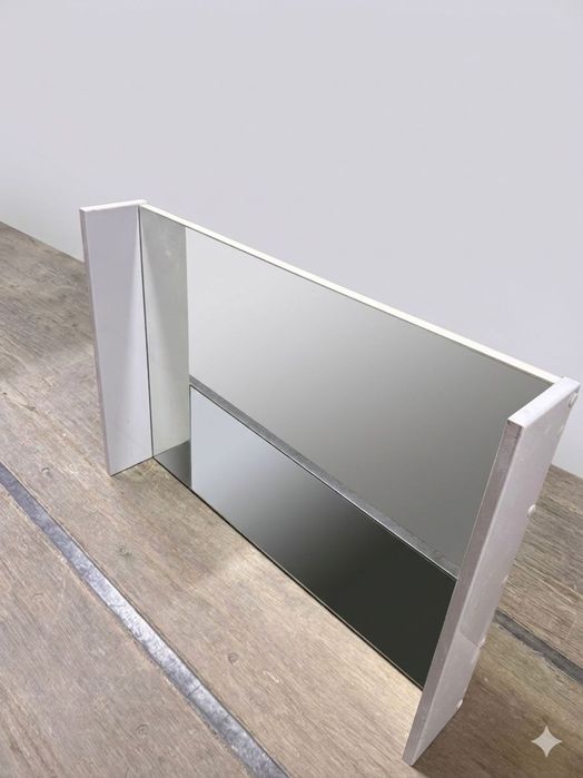 Продам тумбочку, зеркало, унитаз