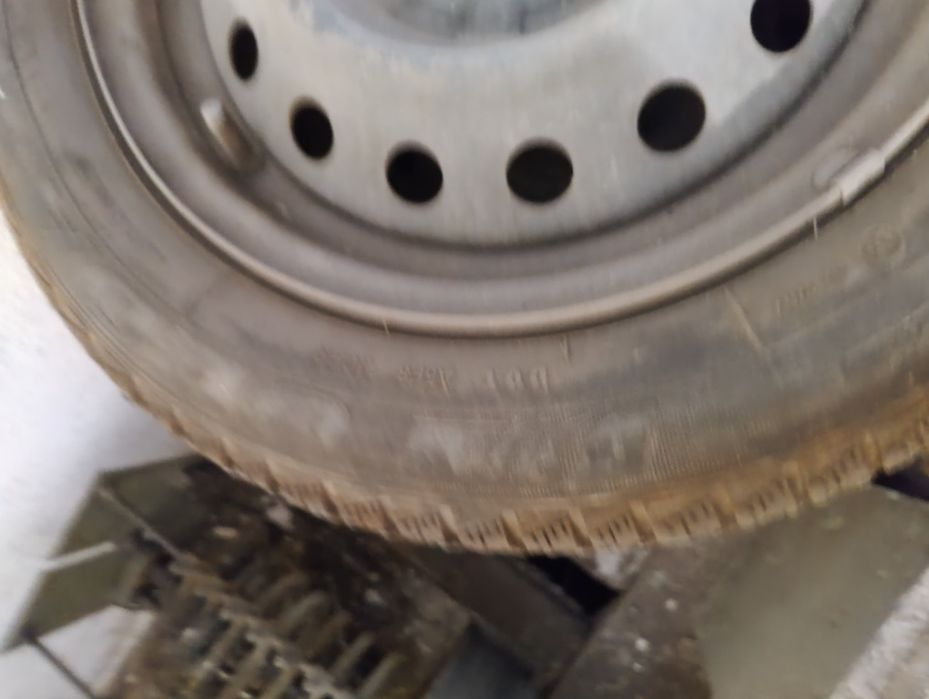 Продава джанти  с гуми 14 за Тойота