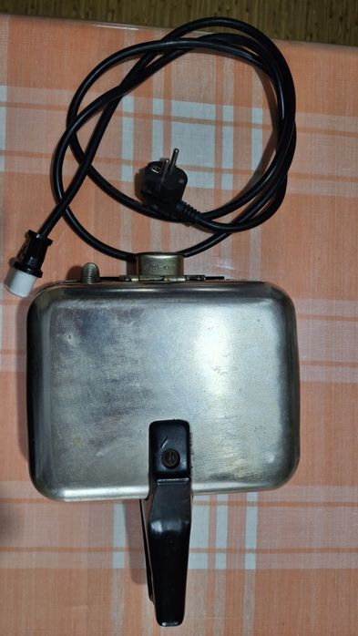 Вафельница электрическая, орешница