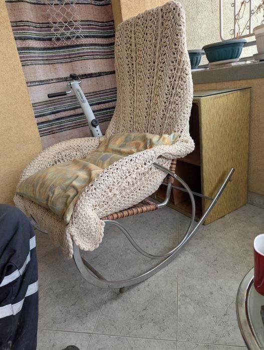 Люлеещ се стол - спешно