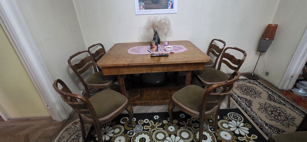 Masa extensibila  cu 6 scaune