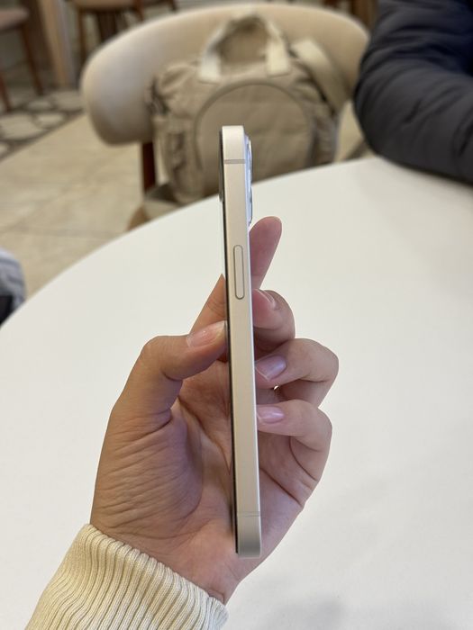 Продам Iphone 13