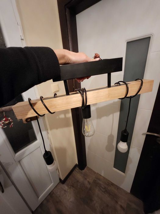 Дървен полилей с 3 висящи крушки