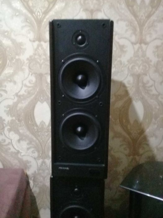 Продам колонки microlab solo9