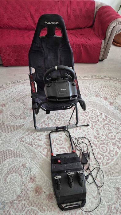 Vand scaun gaming cu volan si pedale