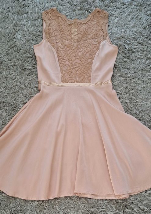 Нежна официална рокля в светло розово
