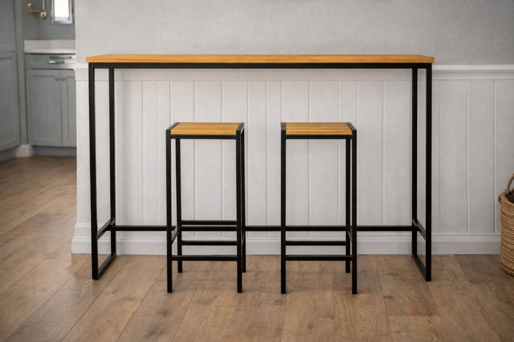 Метална бар маса с два стола нов комплект